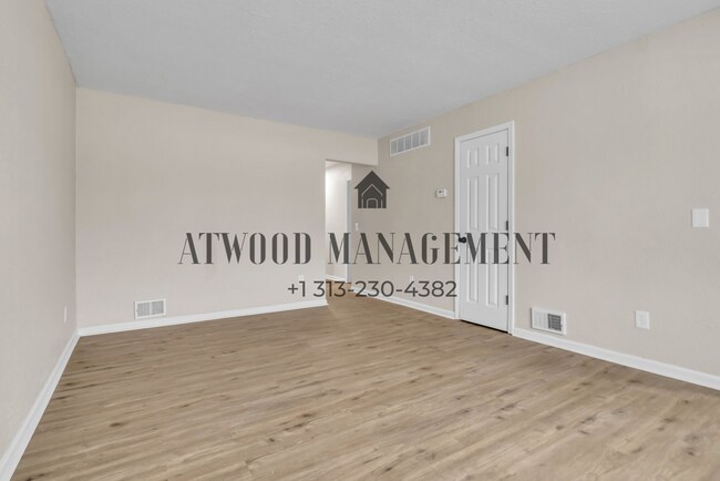 Building Photo - This beautifully updated 3-bedroom, 1-bath single-family home is ready for move-in!