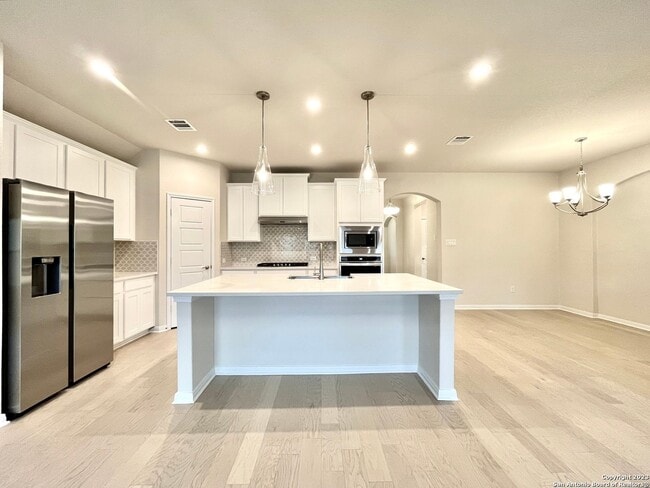Building Photo - Hill Country Retreat
