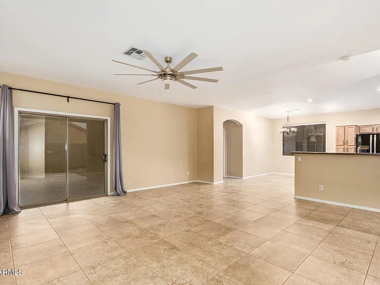 Building Photo - 12527 W Campina Dr