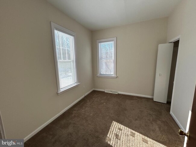 Building Photo - 534 Park Ave