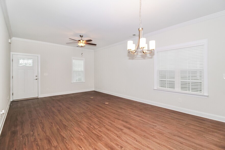 Building Photo - 3020 Stirling Dr