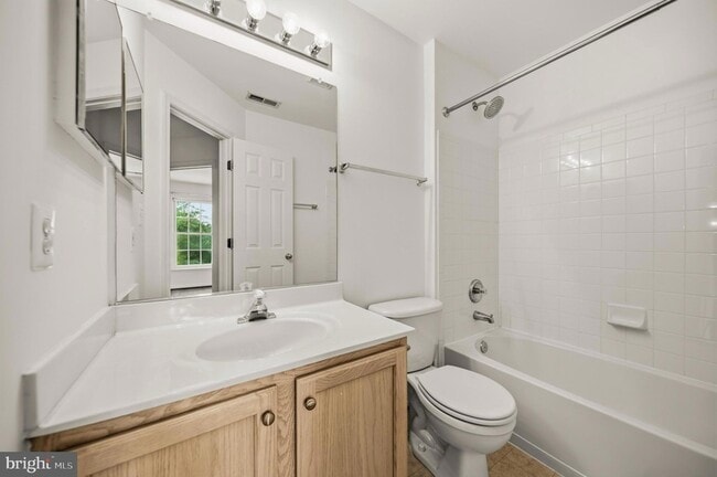 Building Photo - 25251 Dunvegan Square
