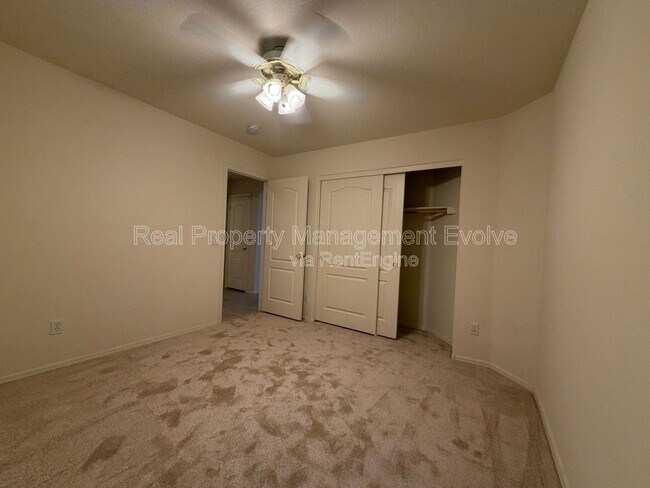 Building Photo - 15847 W Saguaro Ln