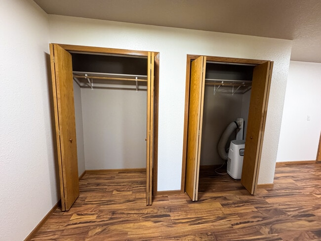 Building Photo - Theater Apartments Beulah