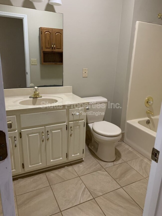 Building Photo - 97 N Bailey Springs Dr