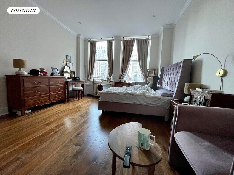 Building Photo - 350 E 82nd St