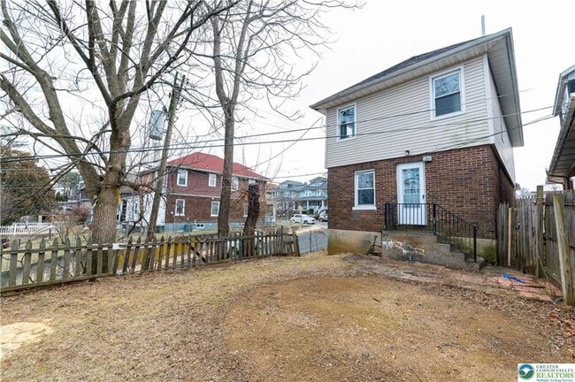 Building Photo - 2001 Ferry St