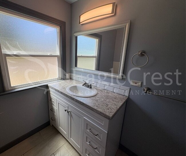 Building Photo - Two Bedroom House with Bonus Room Located ...