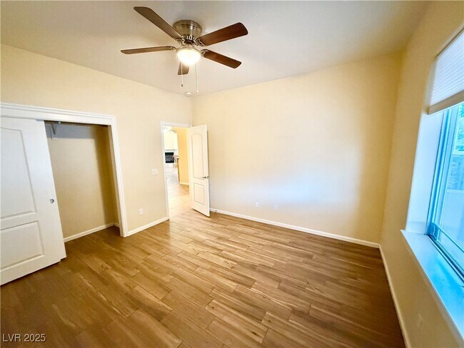 Building Photo - 6780 Sandpebble St