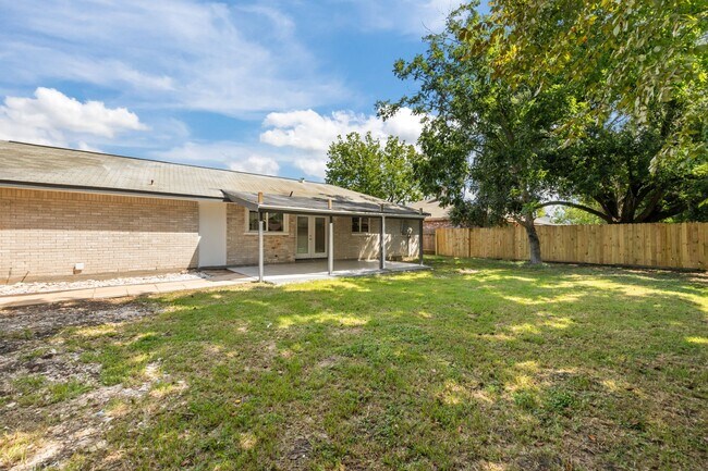 Building Photo - 6639 Indian Falls Dr