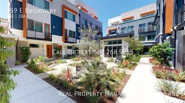 Building Photo - Stunning 2 Bedroom 3 Bath Townhome with 1 ...