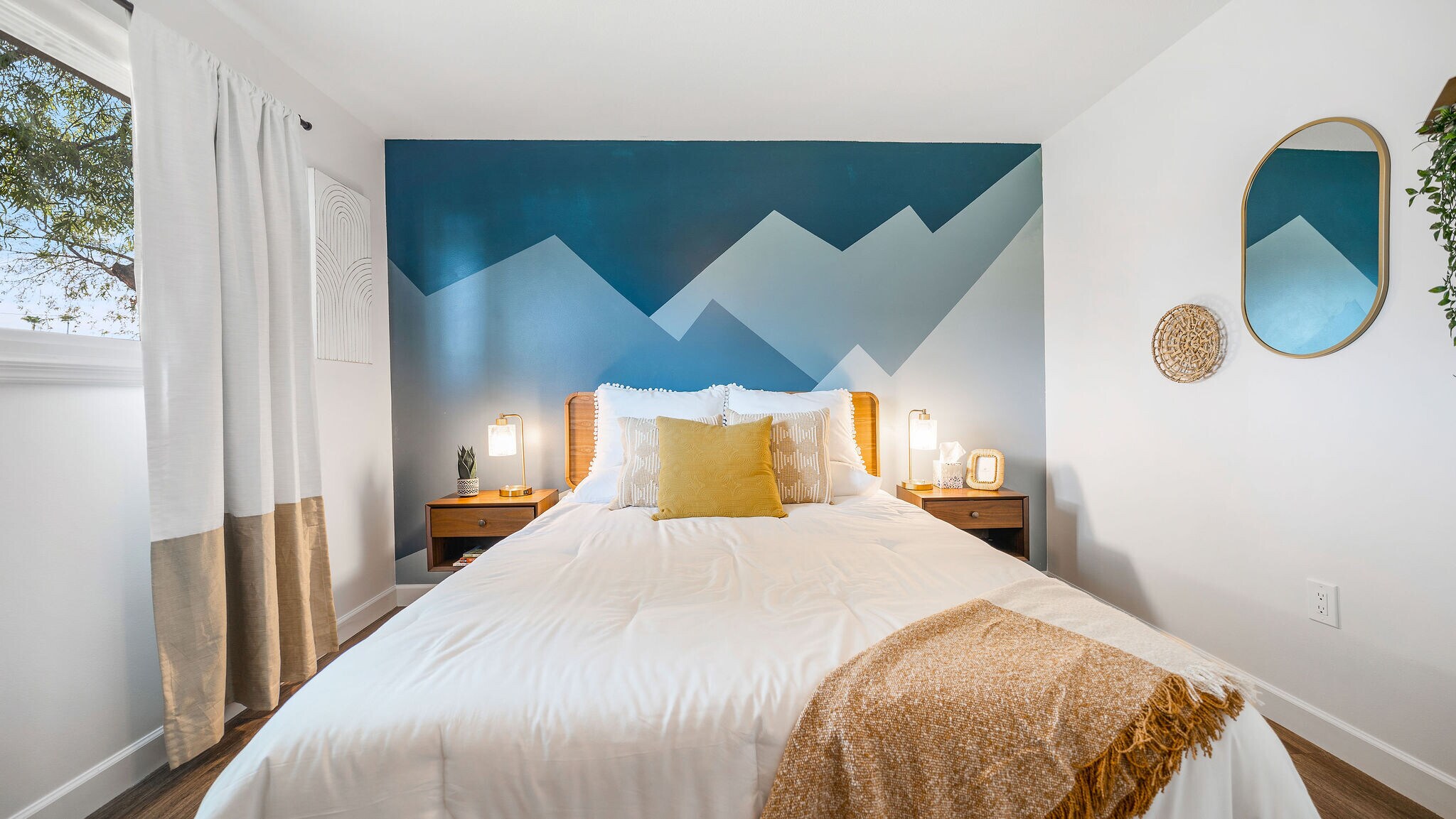 Building Photo - 8035 E Earll Dr