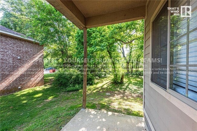 Building Photo - 758 W Breeze Cove