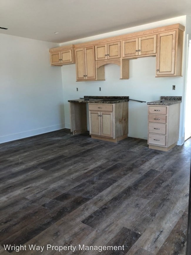 Building Photo - 1138 Kenton St