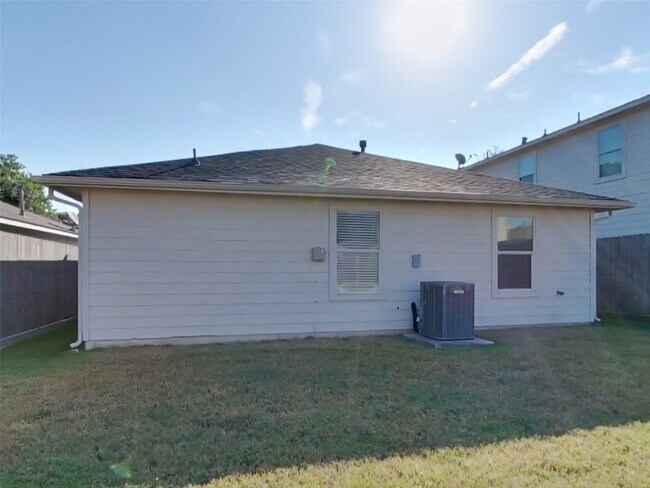 Building Photo - 22823 Sugar Bear Dr