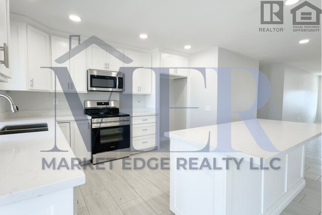 Building Photo - 3Bed/3Bath Home in 55+ Community in Sun Ci...
