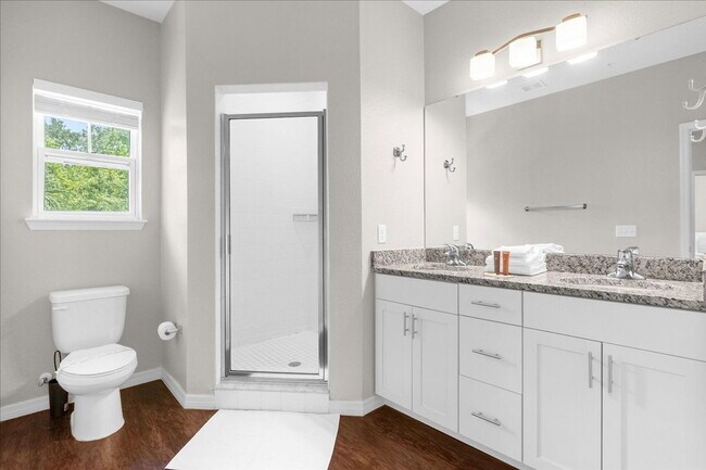 Building Photo - 5350 Diplomat Ct