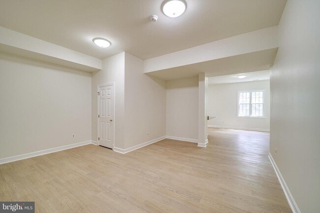 Building Photo - 6207 Woodland Lake Dr