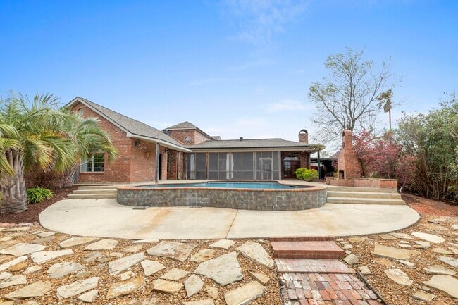 Building Photo - 4329 Edgewater Dr