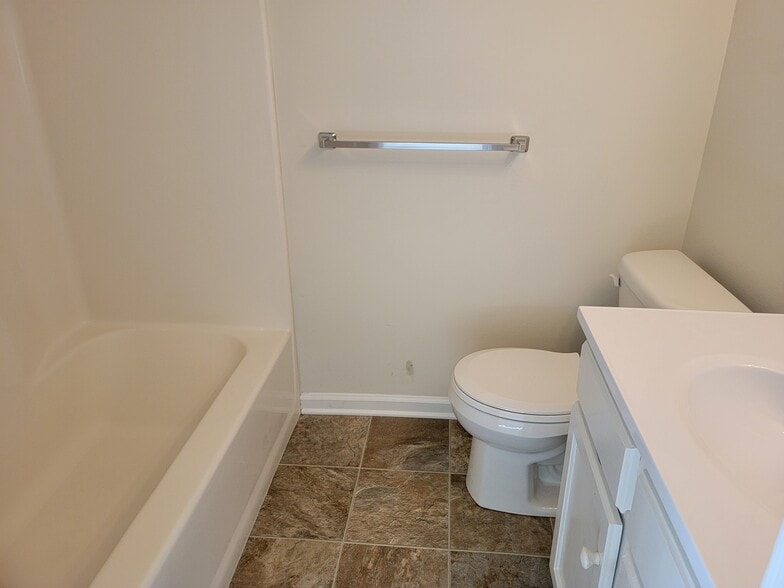 Building Photo - 665 Brunnerville Rd