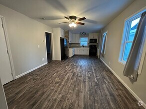 Building Photo - Wildwood Apartments