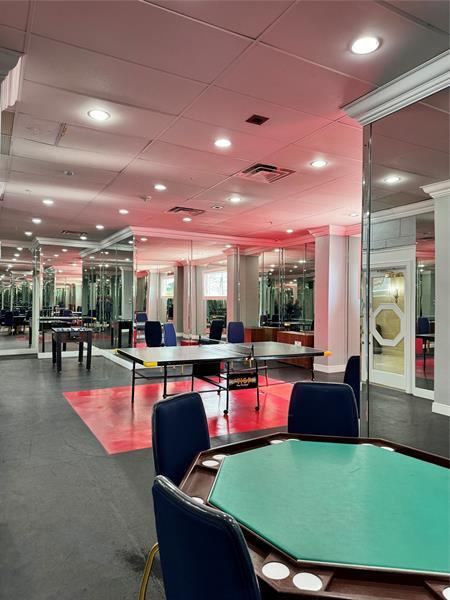 Building Photo - 2030 S Ocean Dr