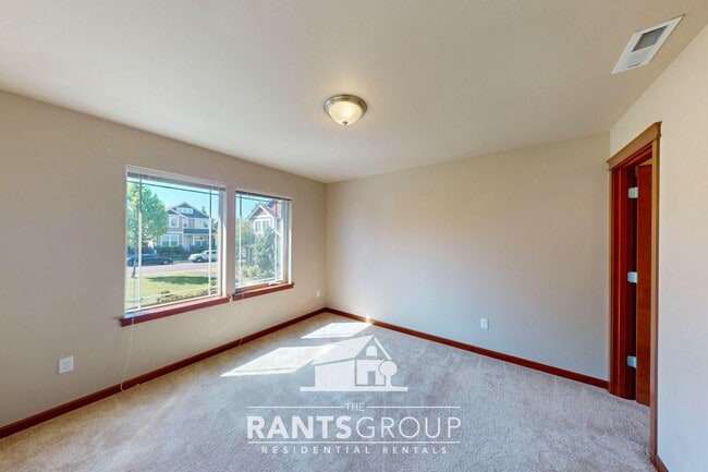 Building Photo - South Hill Puyallup Dream Neighborhood - E...