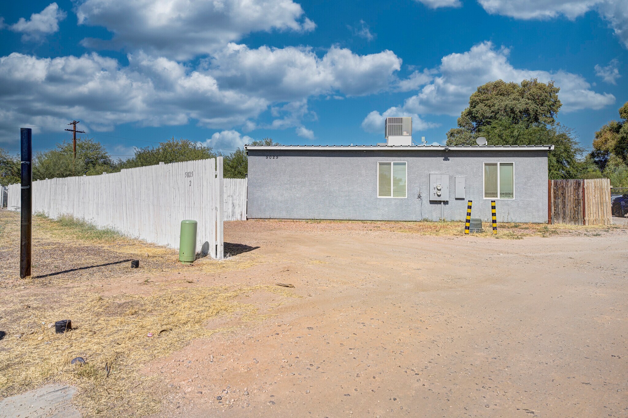 Building Photo - 5025 E Lee St