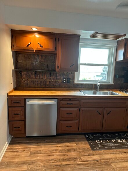 Kitchen - 33B Hussa St
