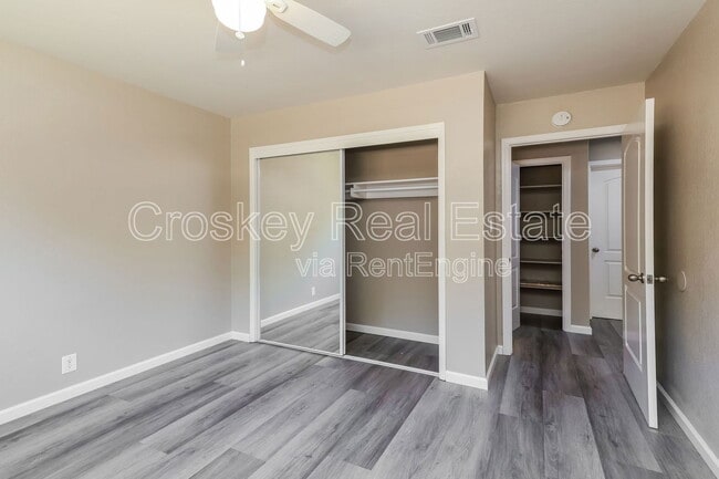 Building Photo - 322 Sweeney Rd