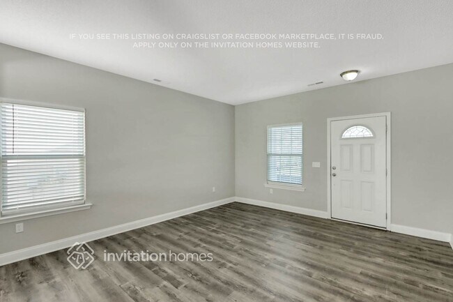 Building Photo - 13645 Coram Pl