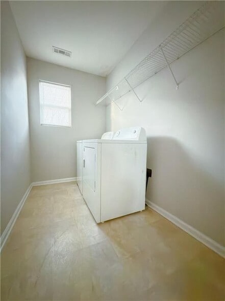 Building Photo - 3998 Cutler Donahoe Way