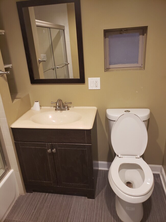 Bathroom - 3703 S Lowe Ave