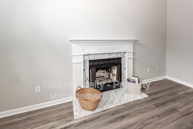 Building Photo - 458 Planters Trace Dr