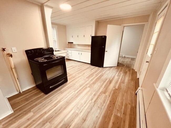 Building Photo - 34 Union St