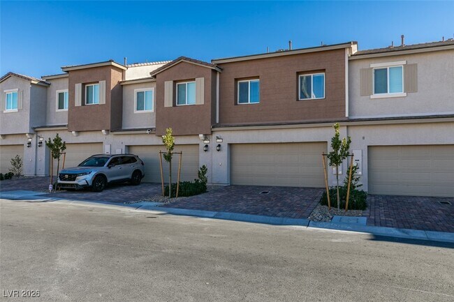 Building Photo - 6254 Foxes Dl St