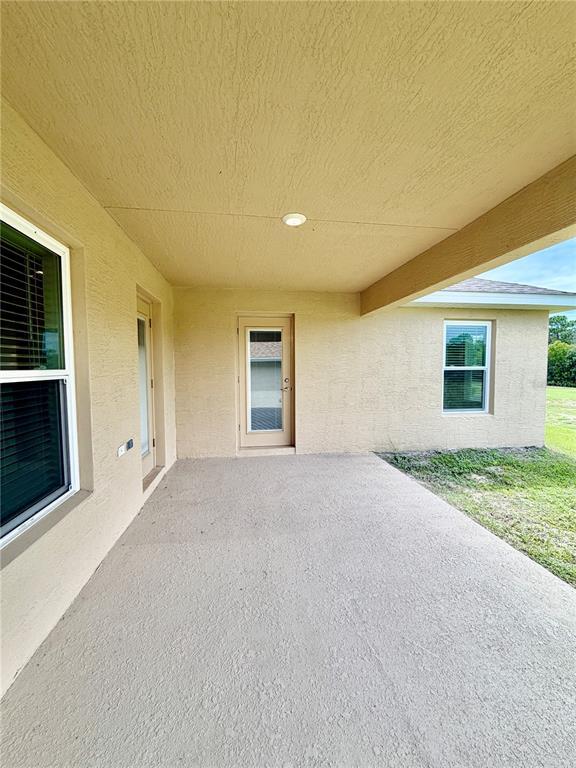 Building Photo - 633 W Rexford Dr