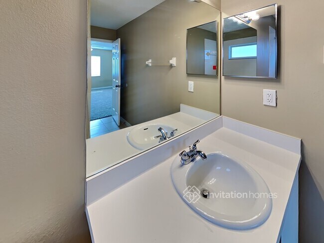 Building Photo - 563 Lindsay Anne Ct