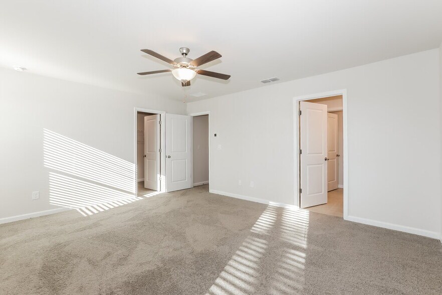 Building Photo - 1605 Villageside Ct
