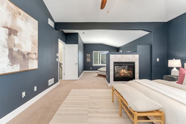 Building Photo - Evolve Real Estate: Evolve Real Estate: Meticulous Executive 4 Bedroom Plus Den Plus Finished Bas...