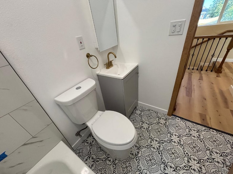 Building Photo - 1628 W 24th St