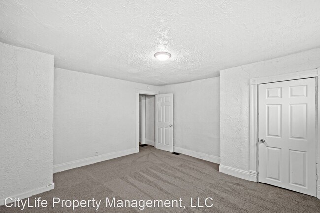 Building Photo - 3 br, 1 bath House - 221 Freeland Street