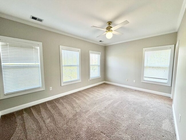 Building Photo - Comfort & Convenience: 3BR End-Unit Townhome in Pooler