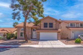 Building Photo - 26 Fantasia Ln