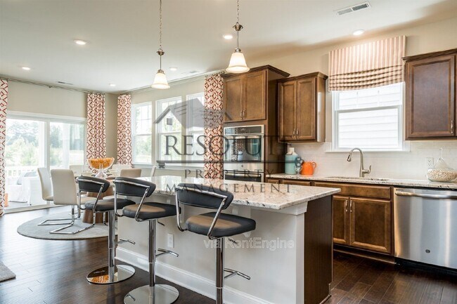 Building Photo - 130 Pepperwood Wy