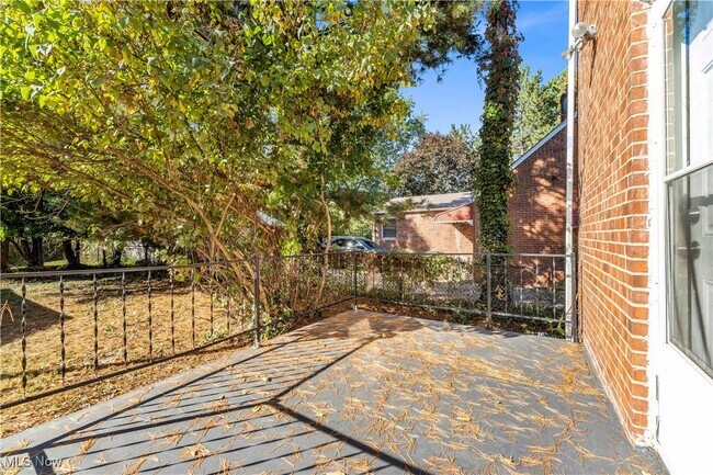 Building Photo - 21550 Miller Ave