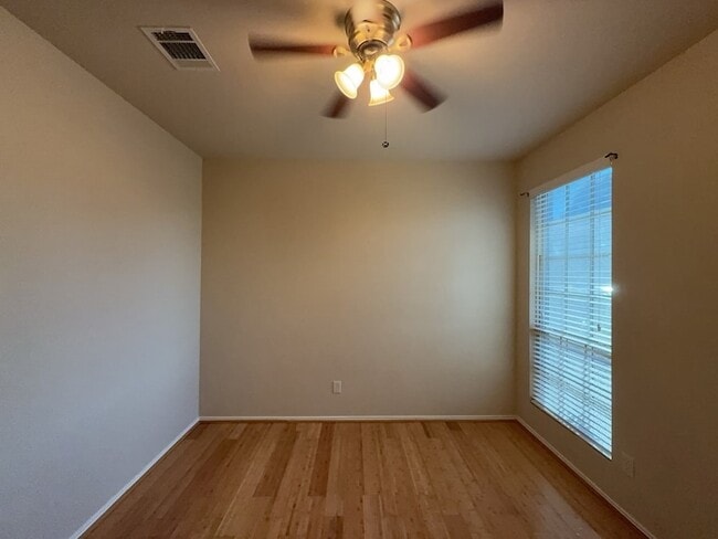 Building Photo - 2333 Cedarwood Dr