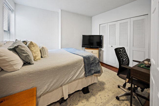 Building Photo - 2207 Lombard St