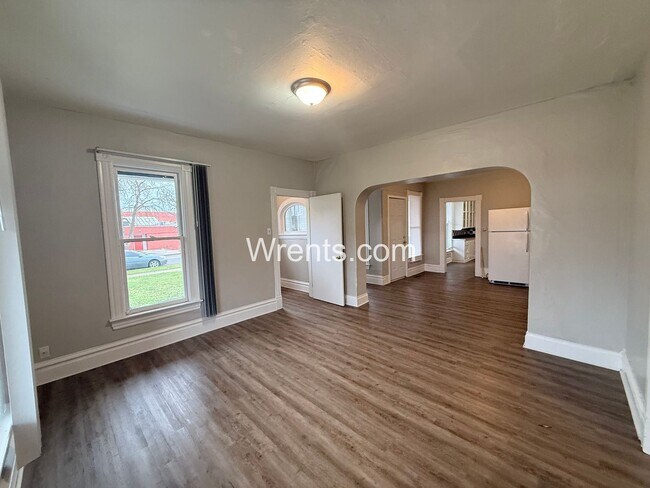 Building Photo - 301 E Nora Ave