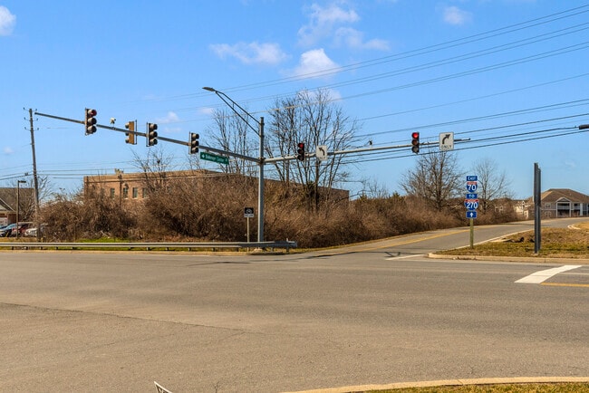 Building Photo - 618 Cawley Dr